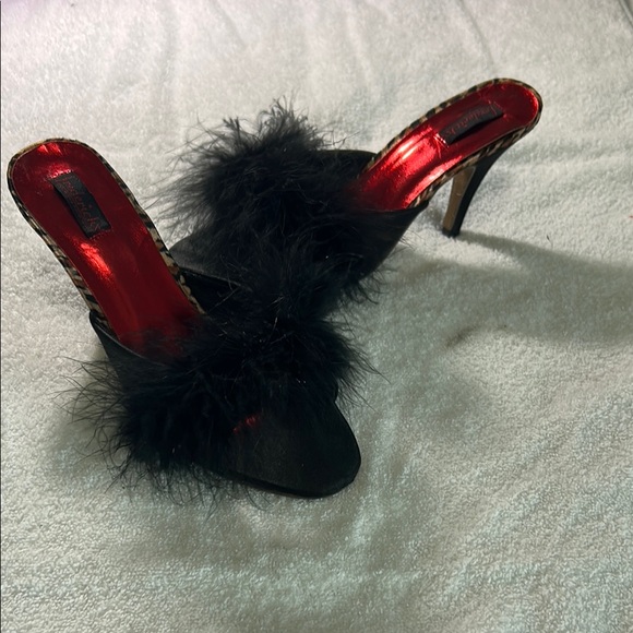 Frederick's of Hollywood Vintage Black Feathered Heels - Picture 2 of 10